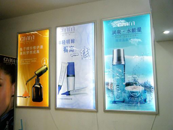 燈箱布與寫真布、噴繪布怎么區(qū)分？